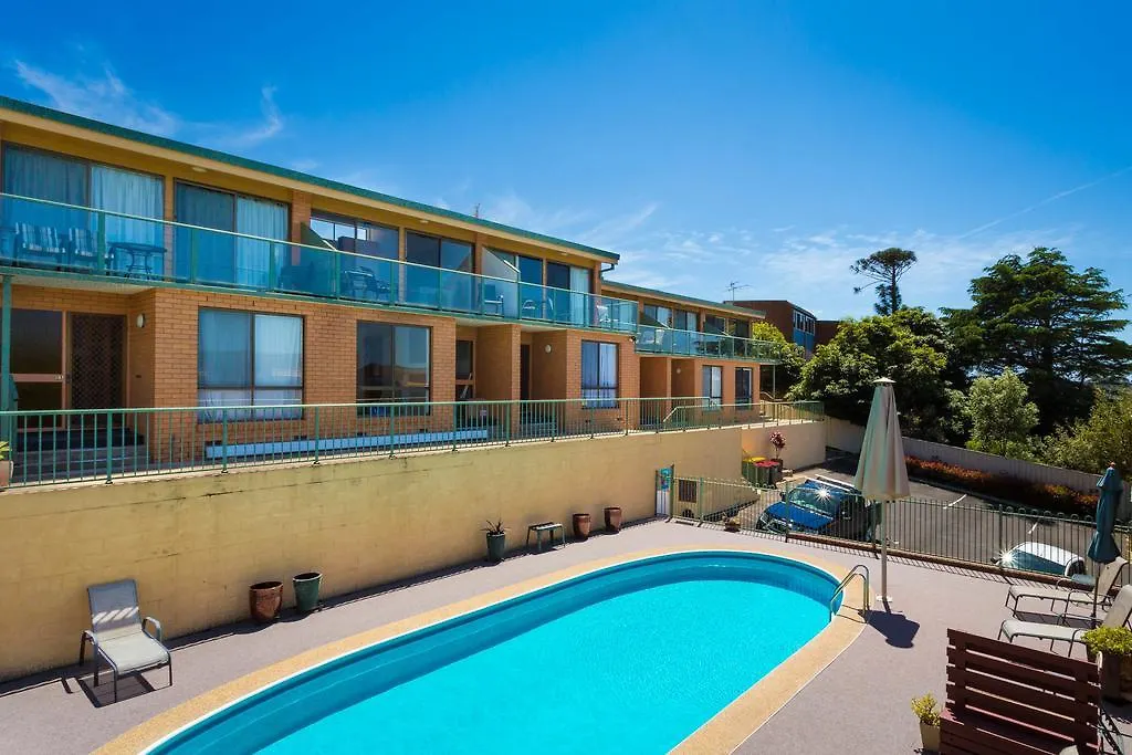 Panoramic Townhouses By Lisa Merimbula