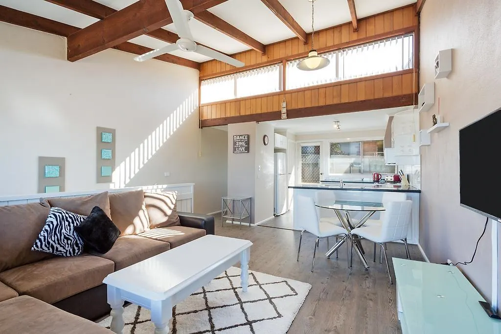 Panoramic Townhouses By Lisa Merimbula
