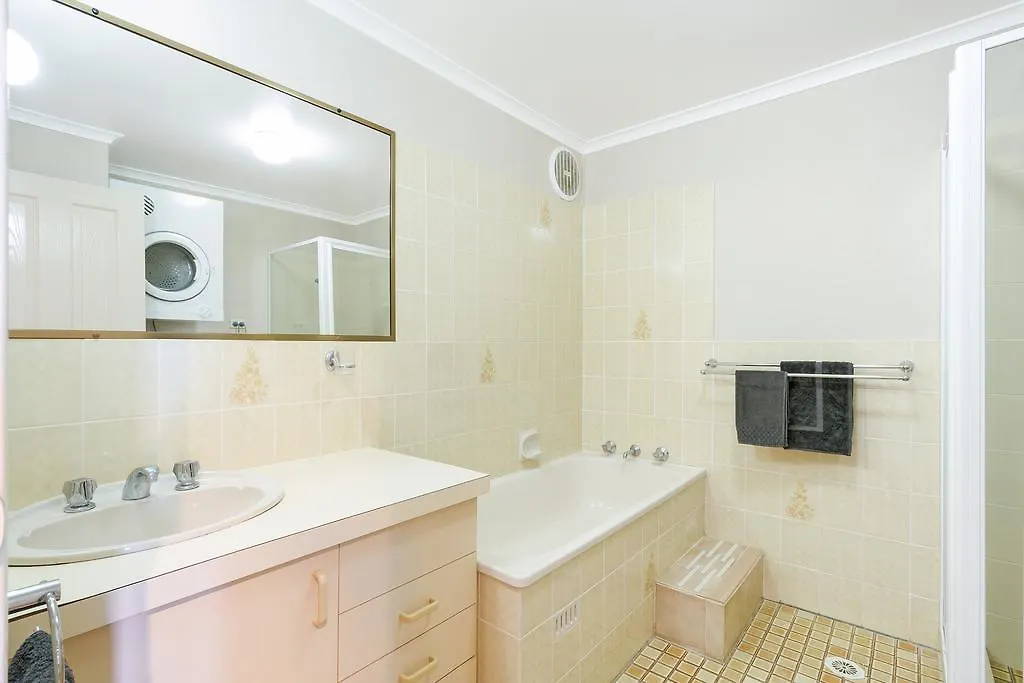 Guest house Panoramic Townhouses By Lisa Merimbula